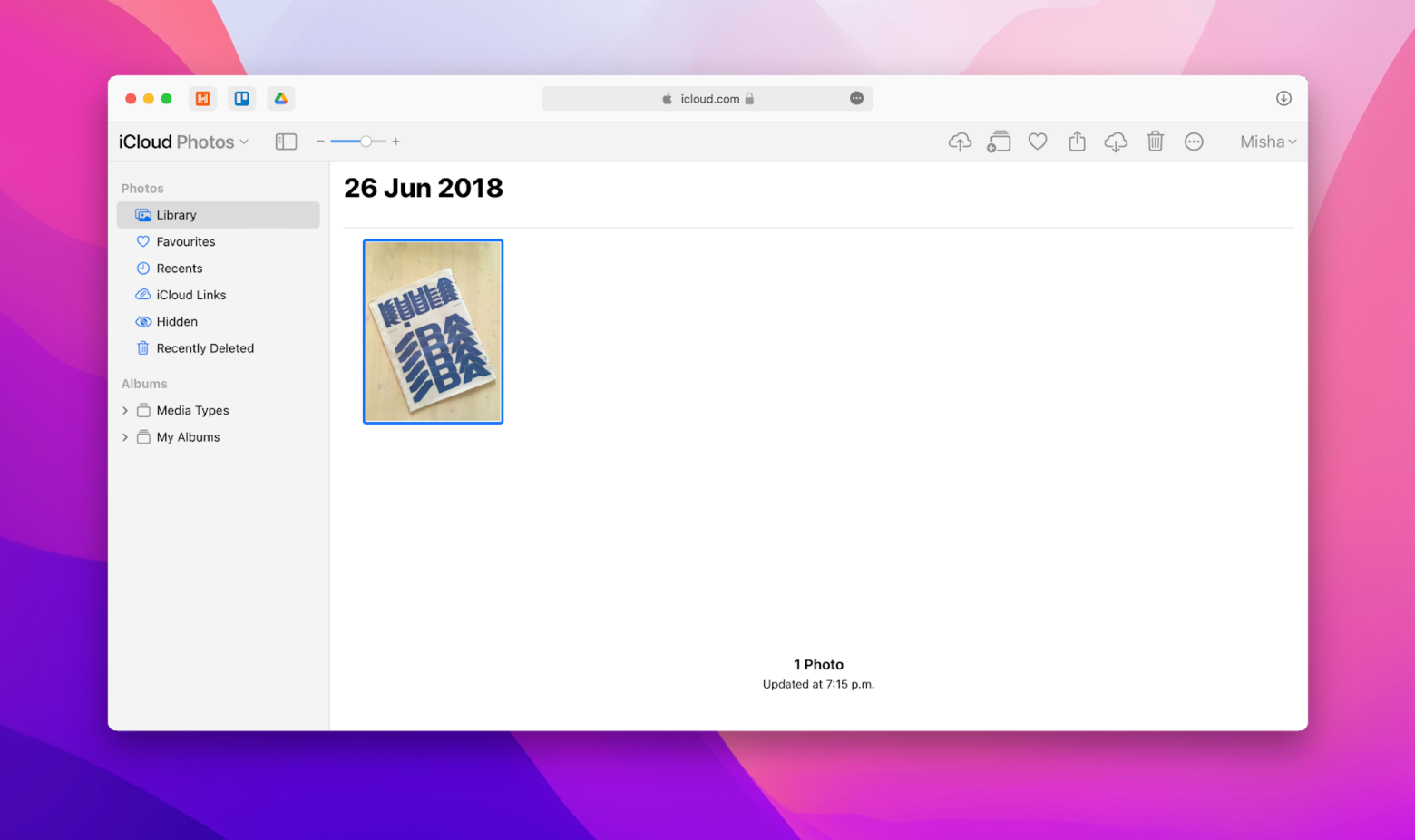 How to Email Photos or Videos on iCloud.com?